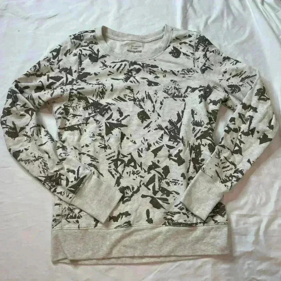 tek gear Tops - Tek Gear Women’s Long Sleeve Crewneck Sweatshirt Small Off White Gold Glitter
